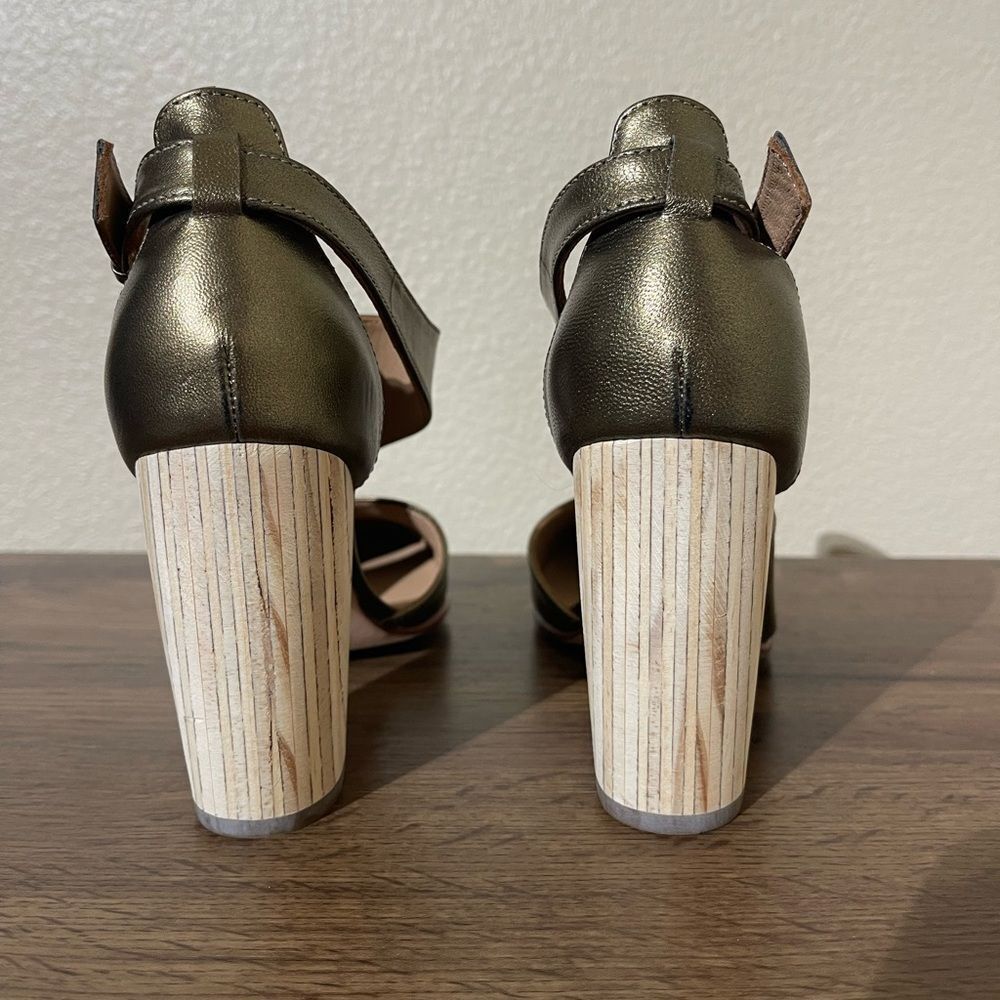 Sold  - Picture 3 of 5